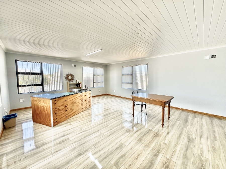 4 Bedroom Property for Sale in Pearl Bay Western Cape